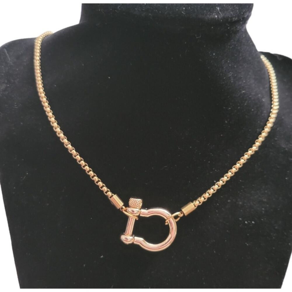 Gold stainless steel shackle clasp necklace